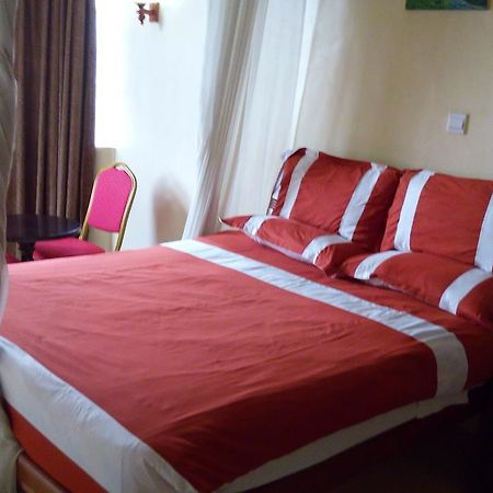 Royal Palm Hotel And Suites Накуру Екстериор снимка