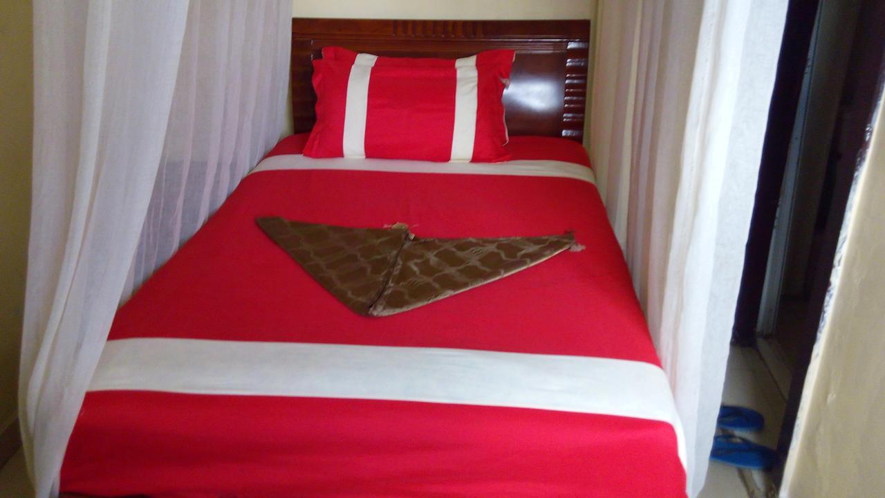 Royal Palm Hotel And Suites Накуру Екстериор снимка