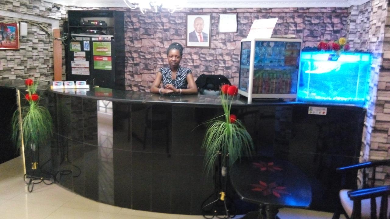 Royal Palm Hotel And Suites Накуру Екстериор снимка